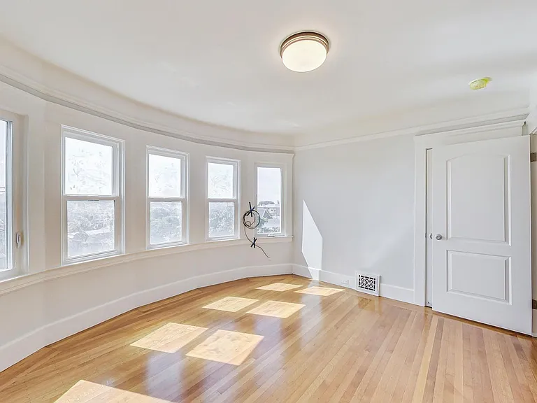 785 Mangels Ave — Photo 18