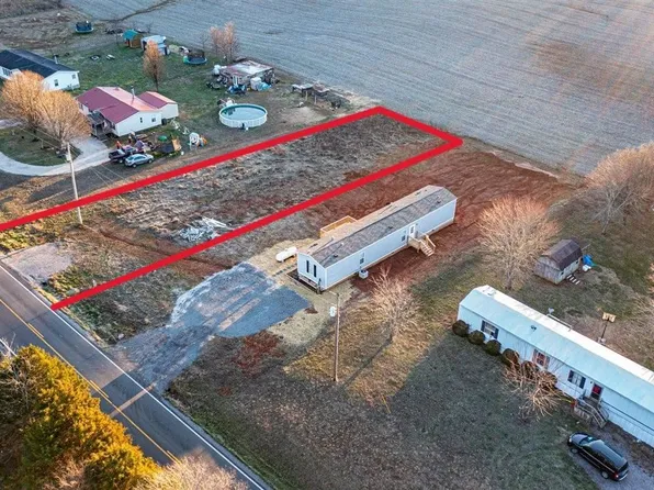 8015 Smiths Grove Rd, Scottsville, KY 42164