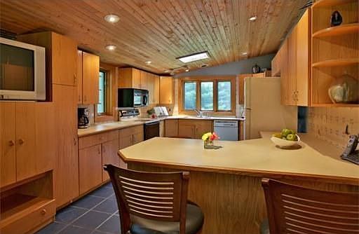3rd image of 127 Laurelwood Dr