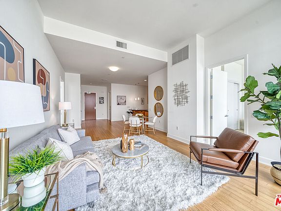 5th image of 3223 W 6th St Unit 1004