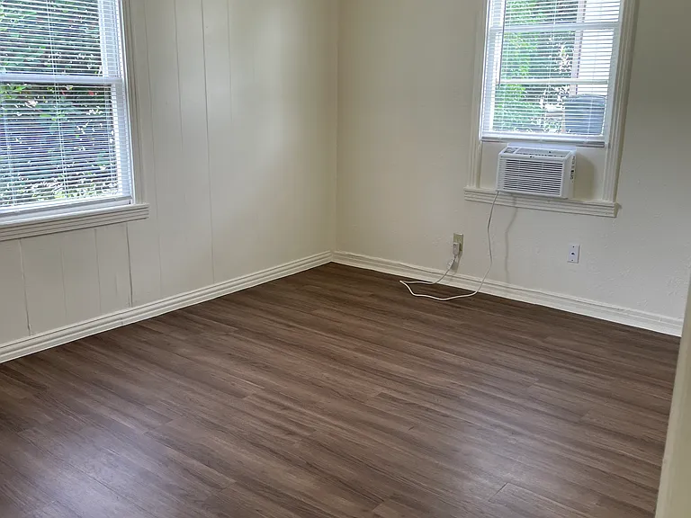 2707 W Avenue I — Photo 9
