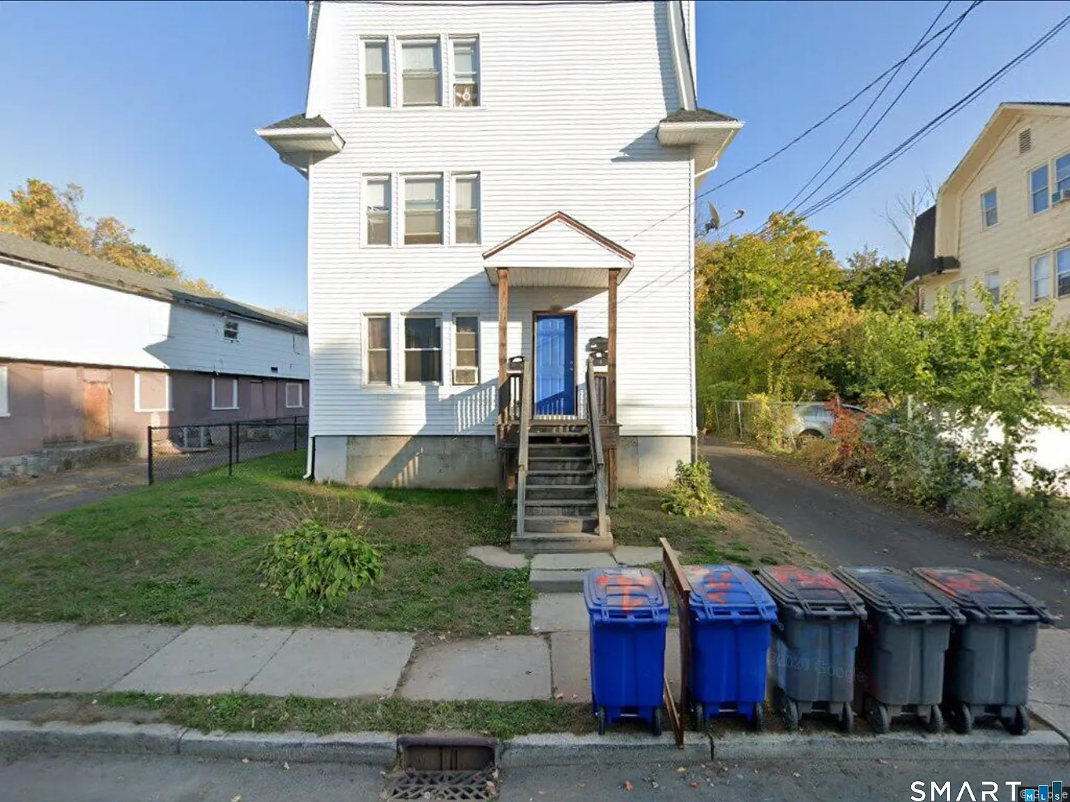 3 bed, 1.0 bath, 953 sqft, $1,600 — Photo 1