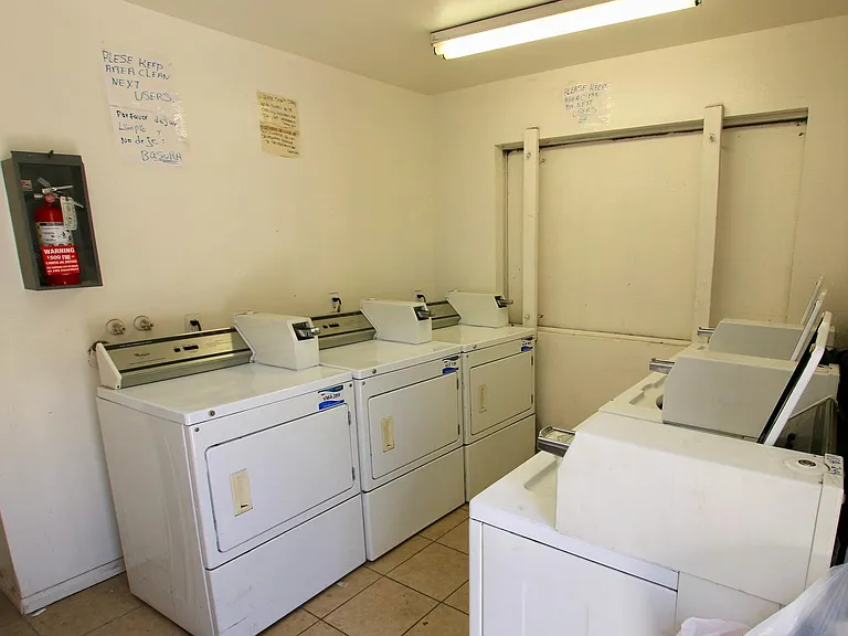 9125 Pepper Ave — Photo 9