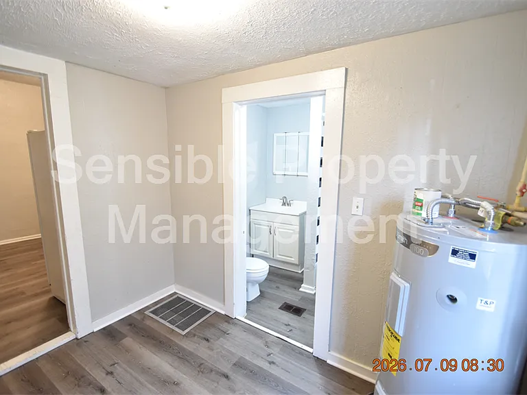 1908 E 15th Ave #A — Photo 16