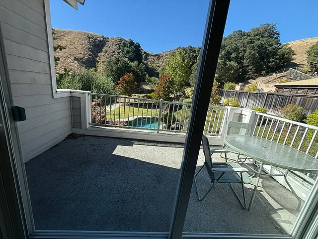 3581 Ashbourne Cir — Photo 40
