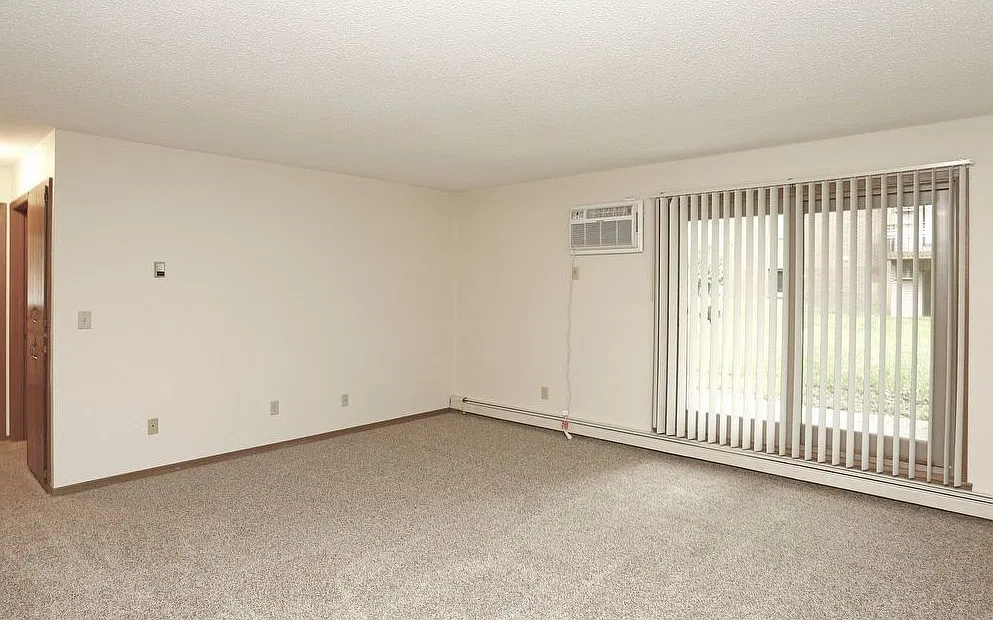 Oakshire Apartments — Photo 4