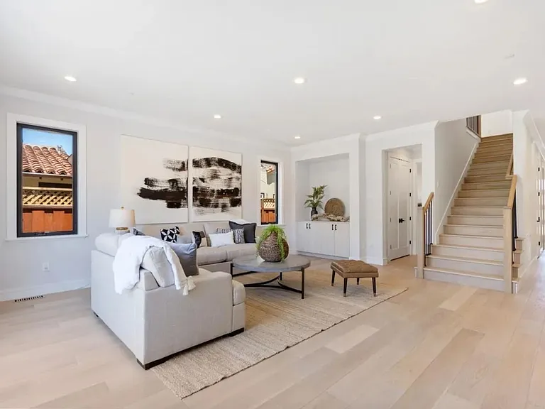 358 Iris St — Photo 11