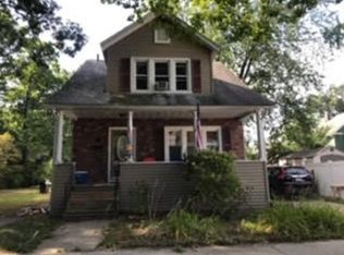 11 Dixwell St, Springfield, MA 01108