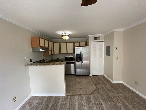4th image of 4704 Walden Cir APT 1934