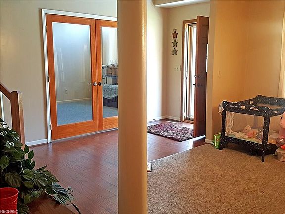 3rd image of 811 Island View Dr