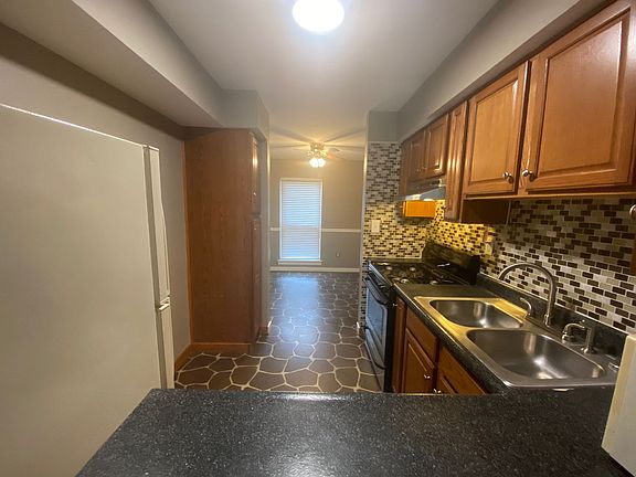 4th image of 109 College Park Dr