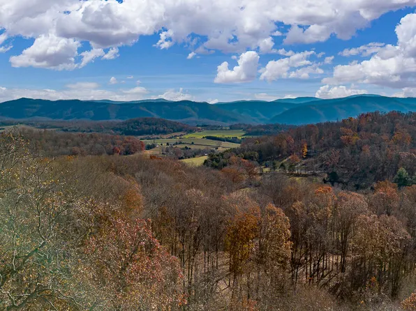 Still Waters Ln, Fairfield, VA 24435