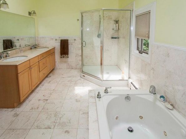 128 5th St, Cresskill, NJ 07626