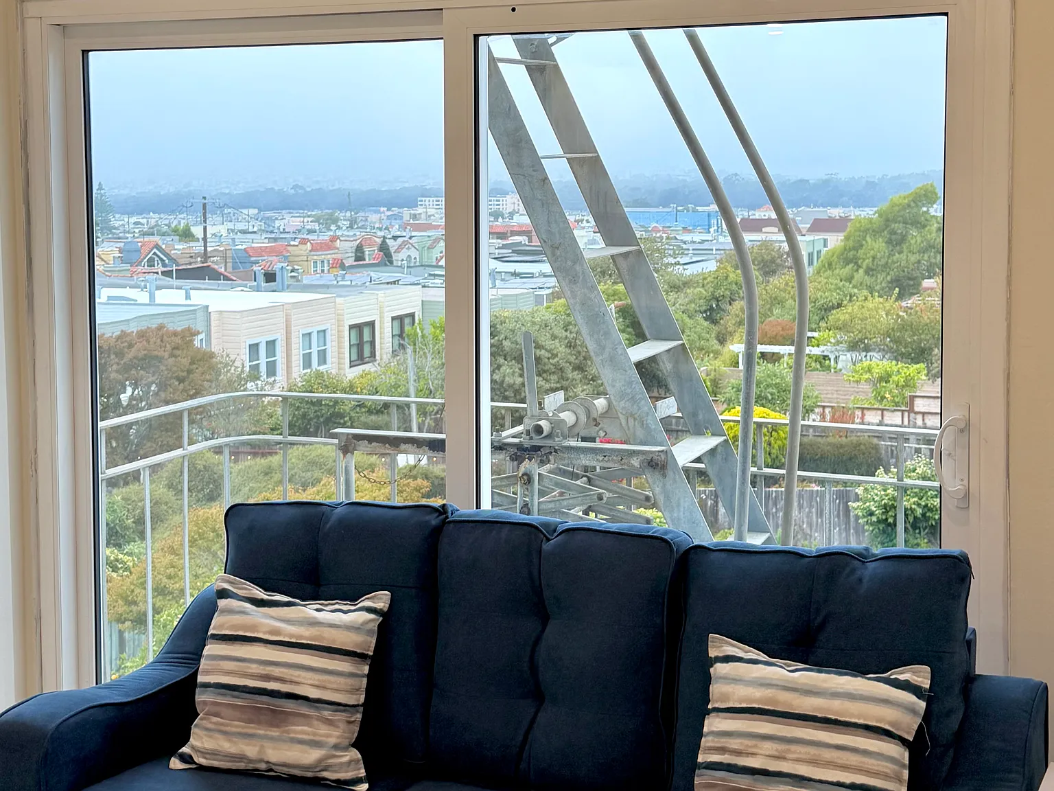 3 bed, $4,895 — Photo 2