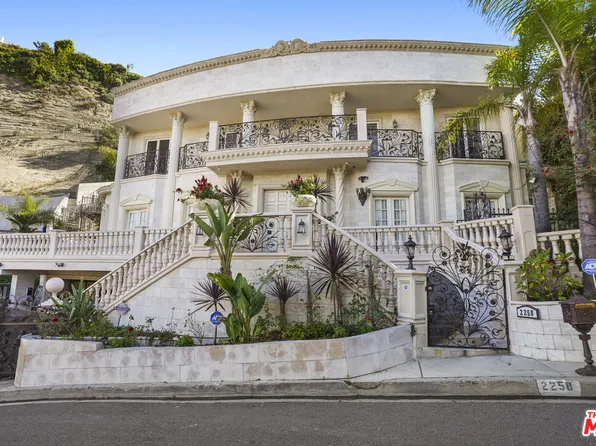 2258 Gloaming Way, Beverly Hills, CA 90210