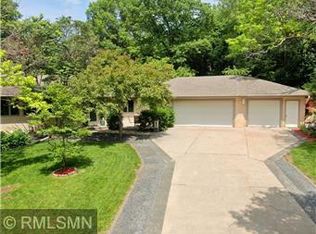 104 Southcross Dr E, Burnsville, MN 55306