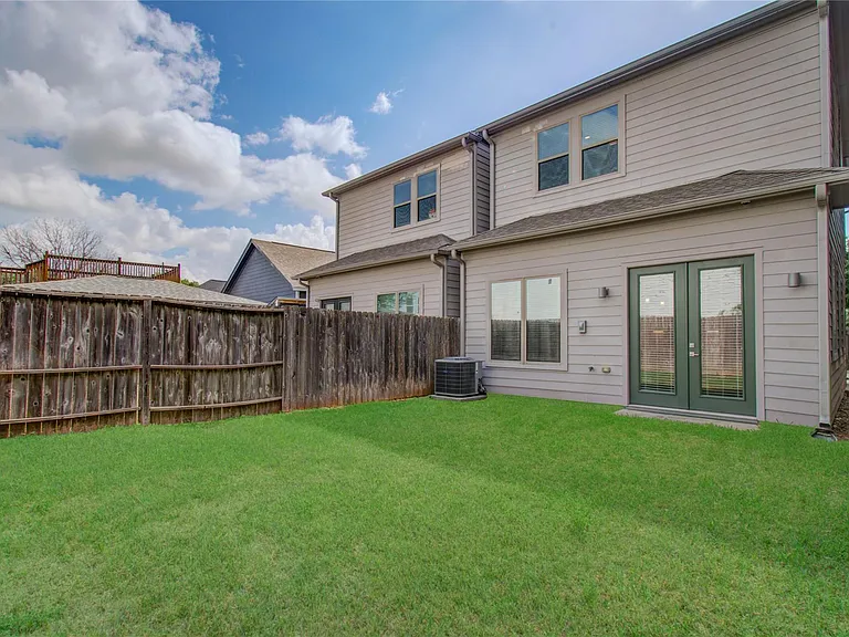 3516 Bastrop St — Photo 25