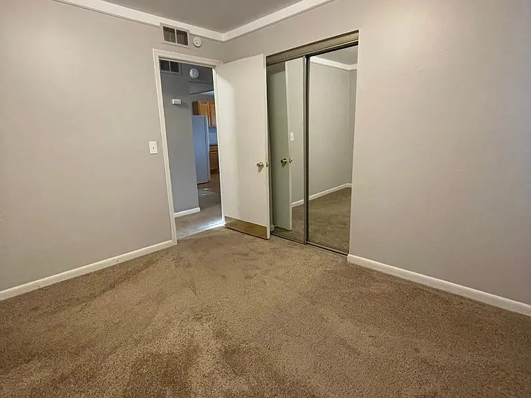 4471 Croissant St — Photo 9