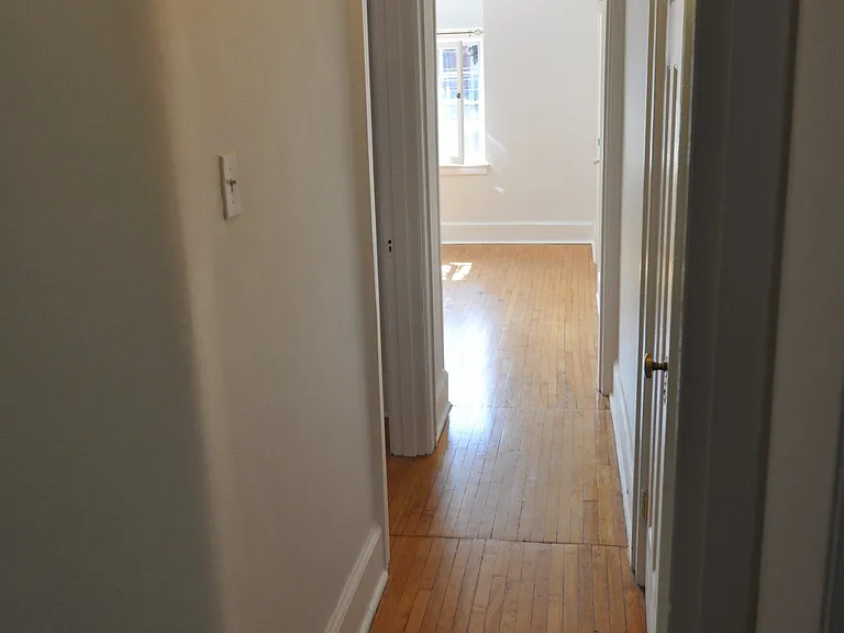 201 Crawford St #4 — Photo 10