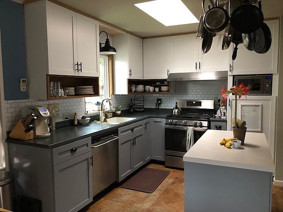 4th image of 1608B Glencrest Dr