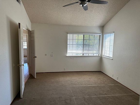 5th image of 12 Rainbow Cir