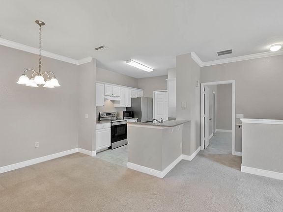 5th image of 112 Southern Pecan Cir Unit 204