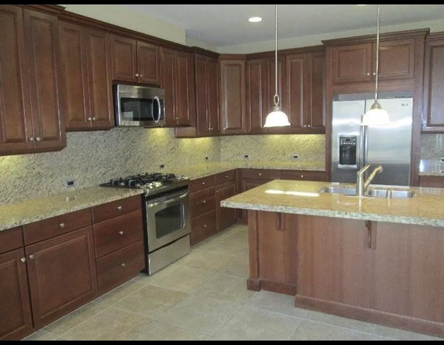 3 bed, 1700 sqft, $2,500 — Photo 1