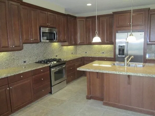 10504 Valverde Dr, Bakersfield, CA 93311