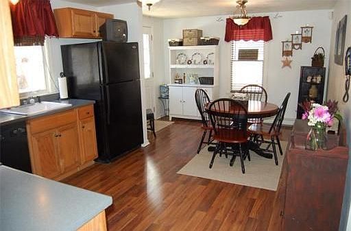5th image of 174 Lake Dr