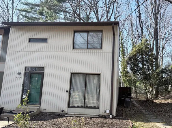 2254 Covent Gardens Ct, Reston, VA 20191