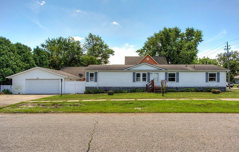 1st image of 250 NW Poplar Ave