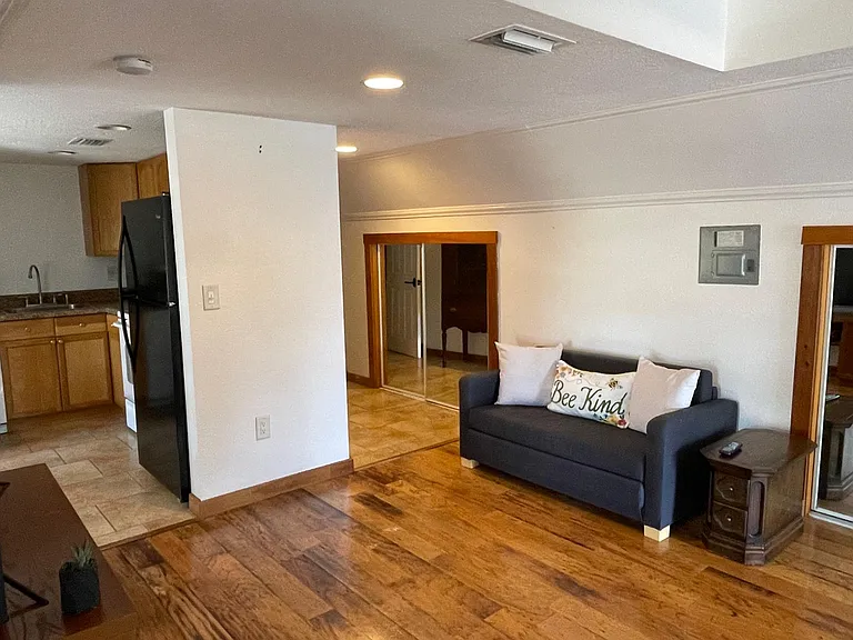 11319 Thonotosassa Rd #1 — Photo 9