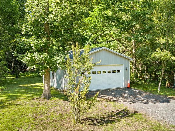 4th image of 41216 Bridges Farm Ln