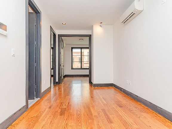3rd image of 891 Willoughby Ave #4C