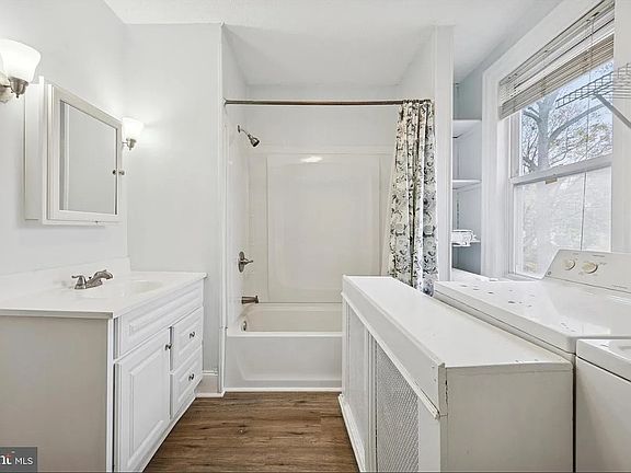 3rd image of 38 W Stratford Ave #2