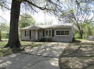 913 Choctaw St, Muskogee, OK 74403