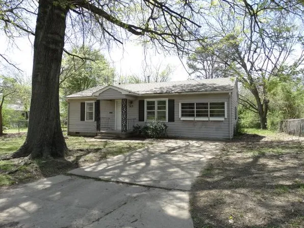 913 Choctaw St, Muskogee, OK 74403