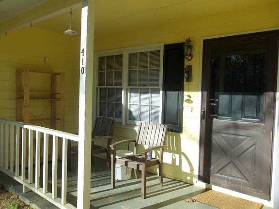 3rd image of 410 Walnut Dr