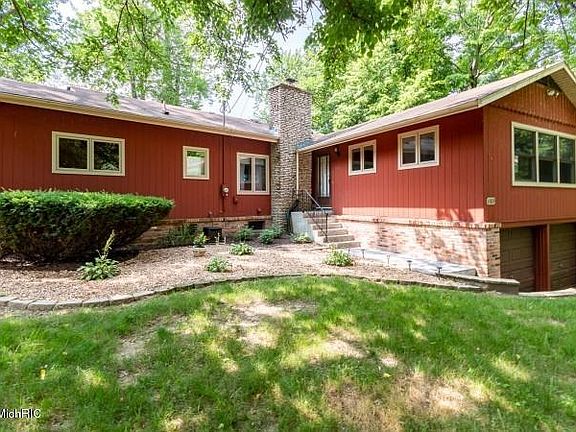 2nd image of 92349 Fairview Dr
