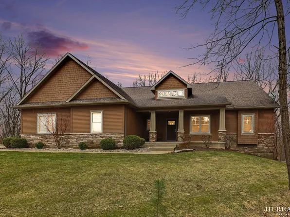 2627 Oak Highland Ct SE, Lowell, MI 49331