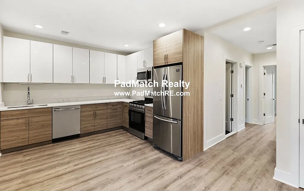 2 bed, 650 sqft, $2,800 — Photo 2