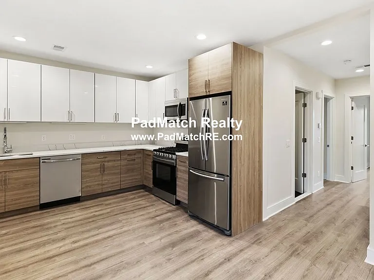 64 Chelsea St #1 — Photo 2