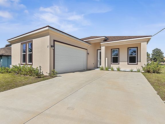 4th image of 11 Cunningham Ln