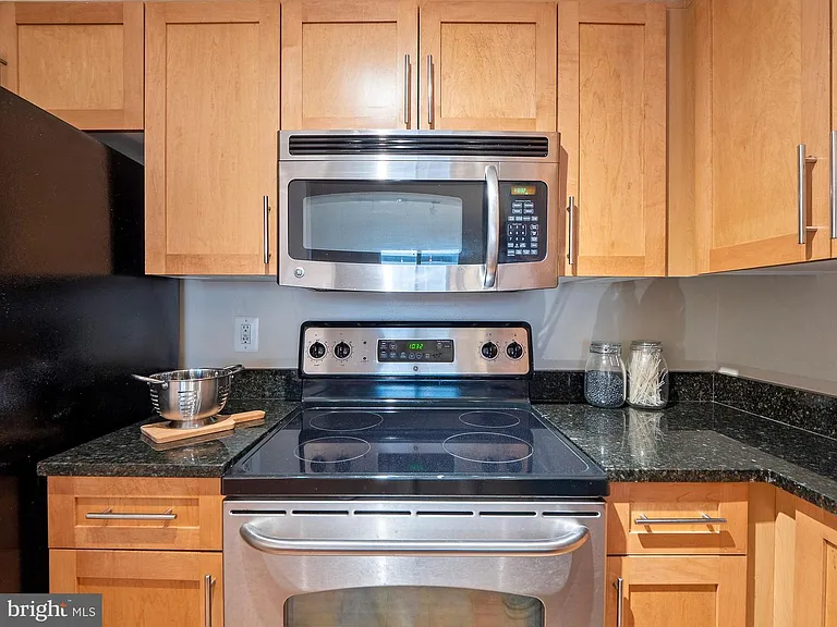 7500 Woodmont Ave #510 — Photo 9