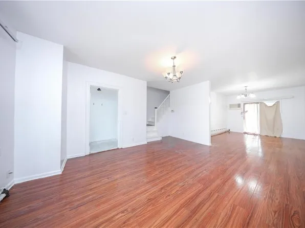 270 Bay 14th Street image 3 of 31