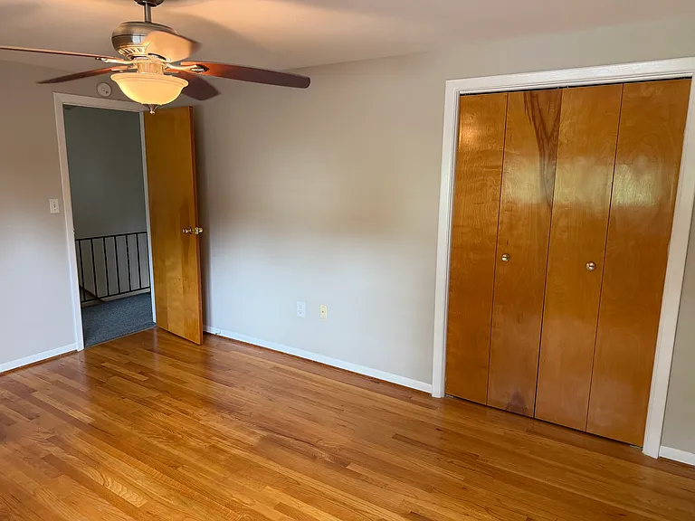 68 Regal Pl #8 — Photo 9