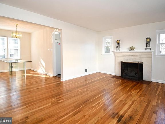 3rd image of 1316 S Dinwiddie St