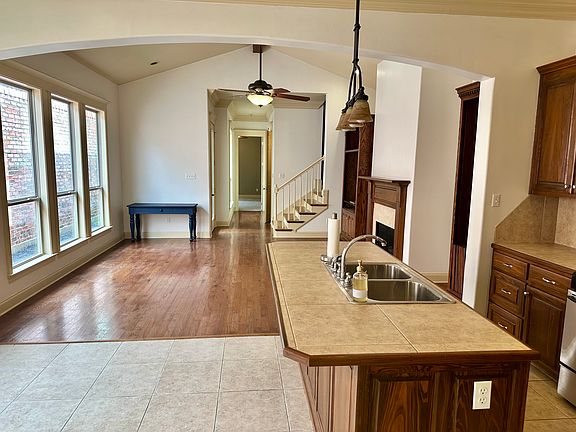 3rd image of 119 Coconut Grove Cir