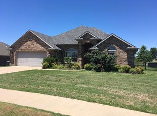 11223 Bear Dr, Farmington, AR 72730