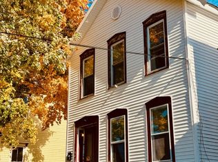 902 3rd Ave APT 2, Troy, NY 12182